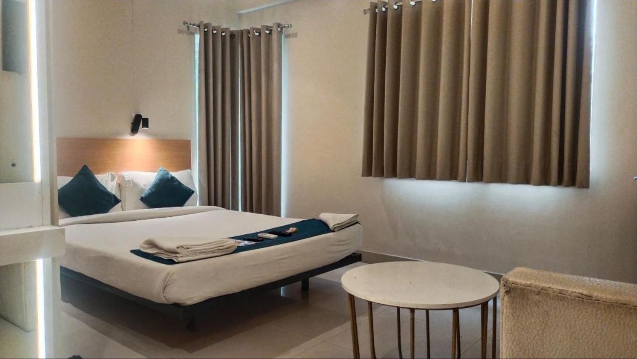 כלכותה Hotel Mayfair Tower מראה חיצוני תמונה
