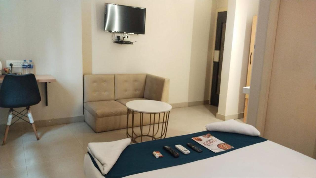 כלכותה Hotel Mayfair Tower מראה חיצוני תמונה