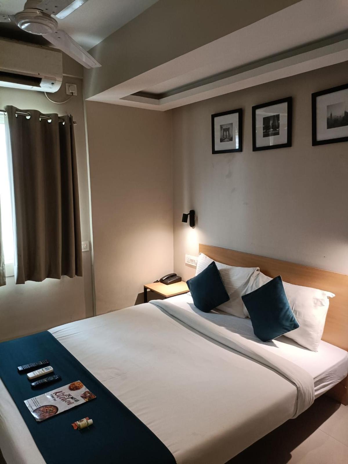כלכותה Hotel Mayfair Tower מראה חיצוני תמונה