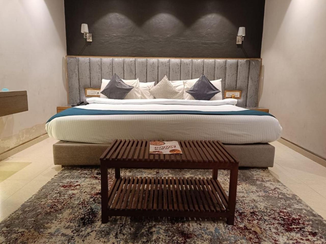 כלכותה Hotel Mayfair Tower מראה חיצוני תמונה